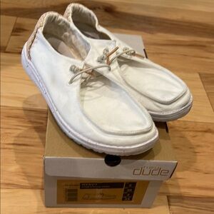 Hey Dude White Wendy